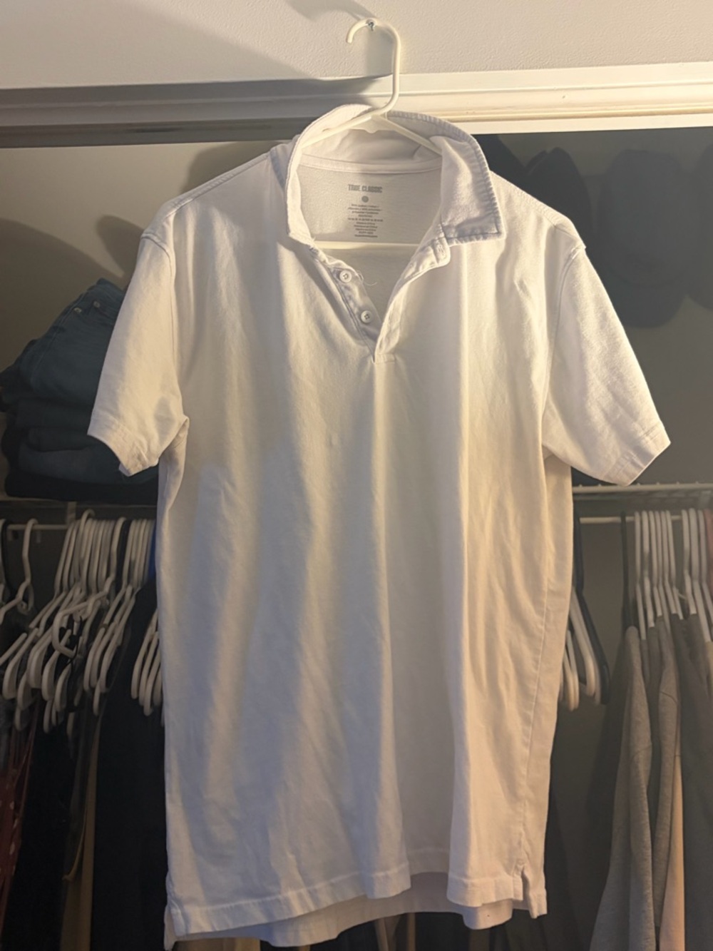 True classic Men's White Short-Sleeve Polo Shirt - Timeless Casual